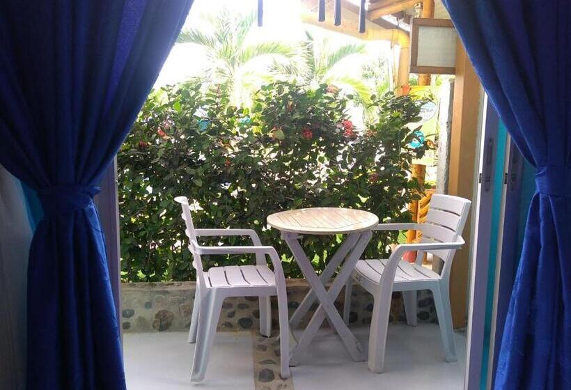 غرفة قياسية مطلّة علي حمام السباحة, La Rivera Playa Palomino