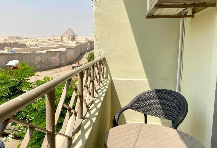 اتاق استاندارد سه تخته با چشم‌انداز, Key Of Pyramids View Inn