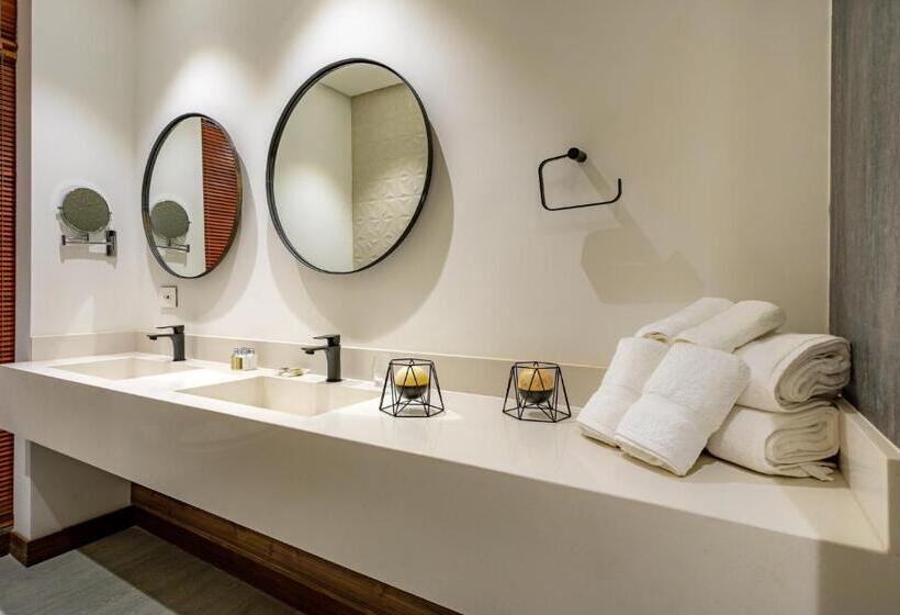 스위트, Alko Hotel Casa Nispero