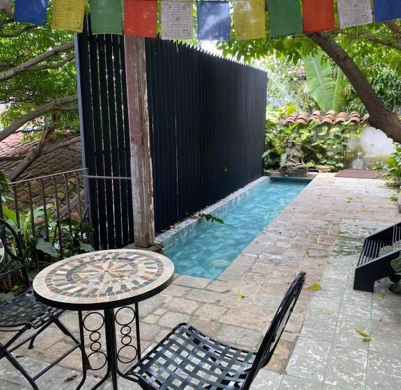 스위트 킹사이즈 침대, Alko Hotel Casa Nispero
