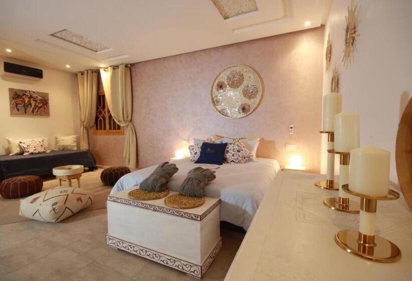 اتاق سوپریور چهار تخته, Riad Miel & Une Nuit