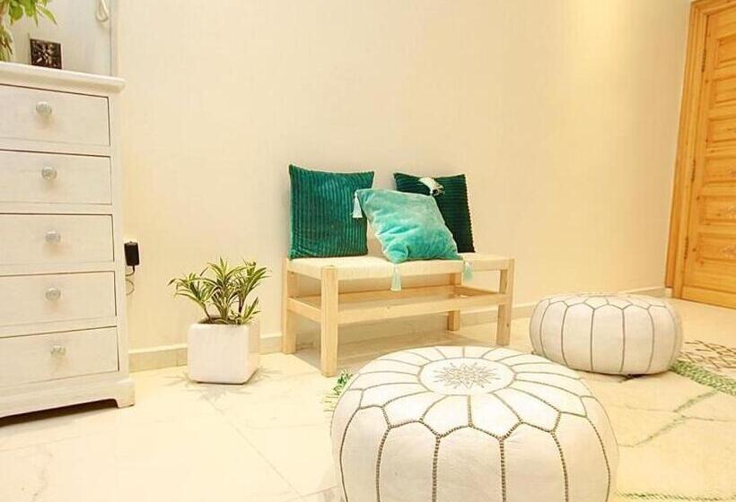 اتاق سوپریور چهار تخته, Riad Miel & Une Nuit