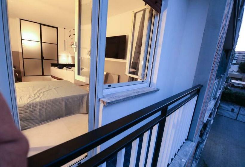 سوئیت با وان آب گرم, O.effe. Suites / Vatican