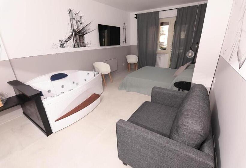 سوئیت با وان آب گرم, O.effe. Suites / Vatican