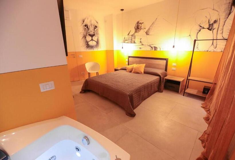 سوئیت با وان آب گرم, O.effe. Suites / Vatican