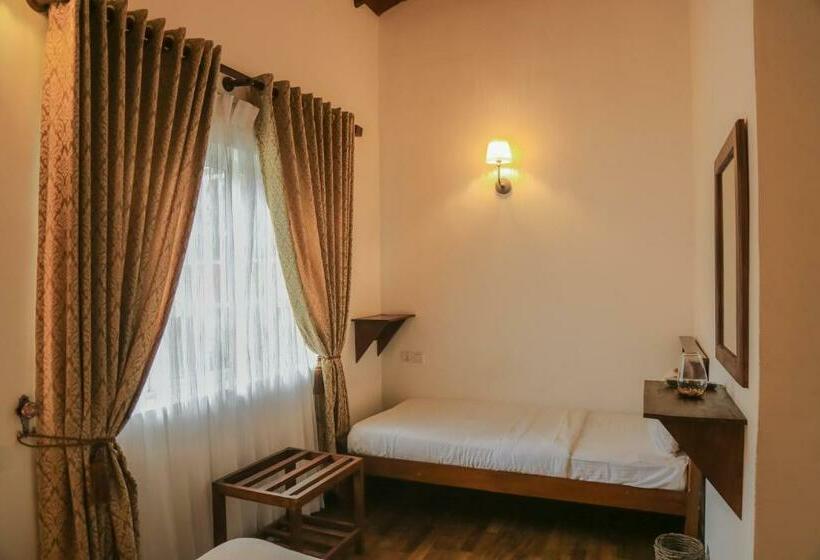 Standard Room, Grace