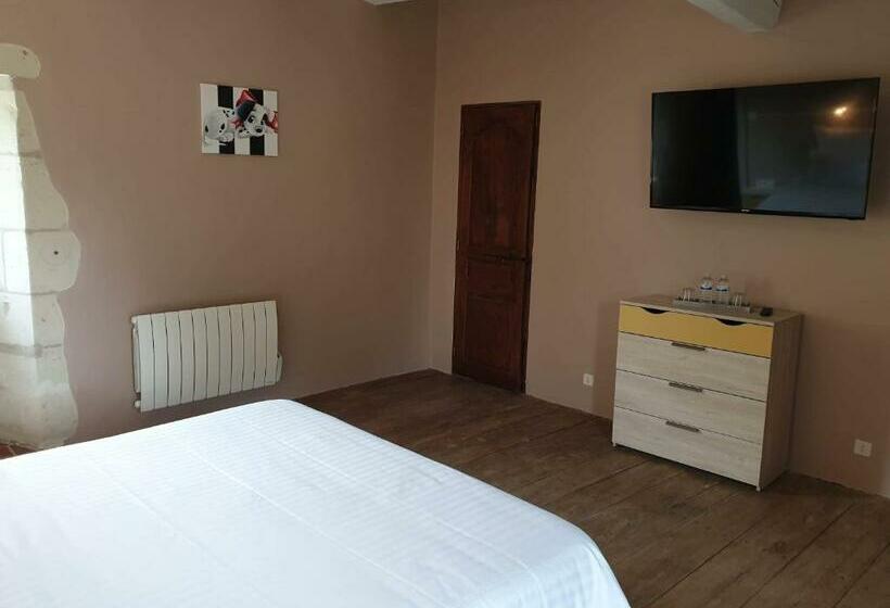 חדר משפחתי, Le Domaine De Bella