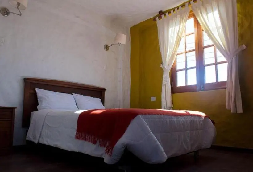 اتاق لوکس, La Casa De Santiago