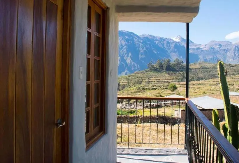 اتاق لوکس, La Casa De Santiago