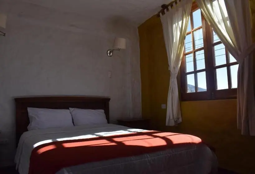 اتاق لوکس, La Casa De Santiago