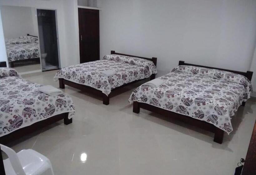 스탠다드 트리플 룸, Tania