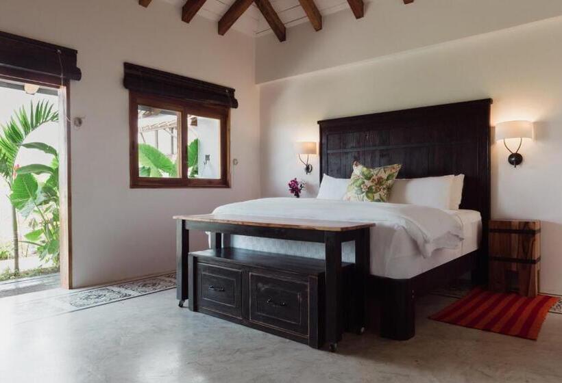 Deluxe Suite King Bed, Villas Los Olivos