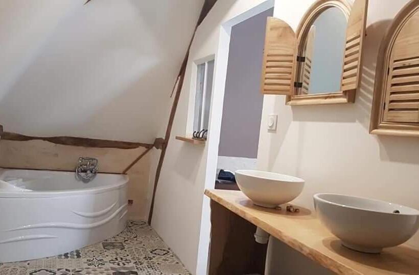 منزل غرفة نوم واحدة, Gîte Du Moulin De Barutel Mamers,petite Maison Avec 1 Chambre Idéale Couple,spa Et Soins Sur Réserva