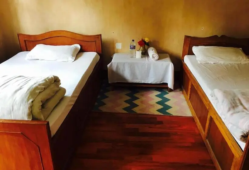 اتاق استاندارد با بالکن, Shrestha Hotel & Restaurant