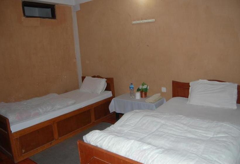 اتاق استاندارد با بالکن, Shrestha Hotel & Restaurant