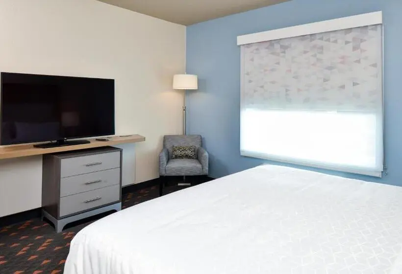 キングサイズベッドのスイートルーム, Holiday Inn Fort Worth   Alliance By Ihg