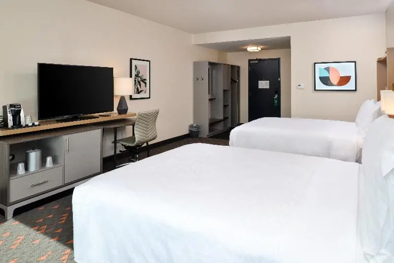 身障者適用クイーンサイズベッドルーム, Holiday Inn Fort Worth   Alliance By Ihg