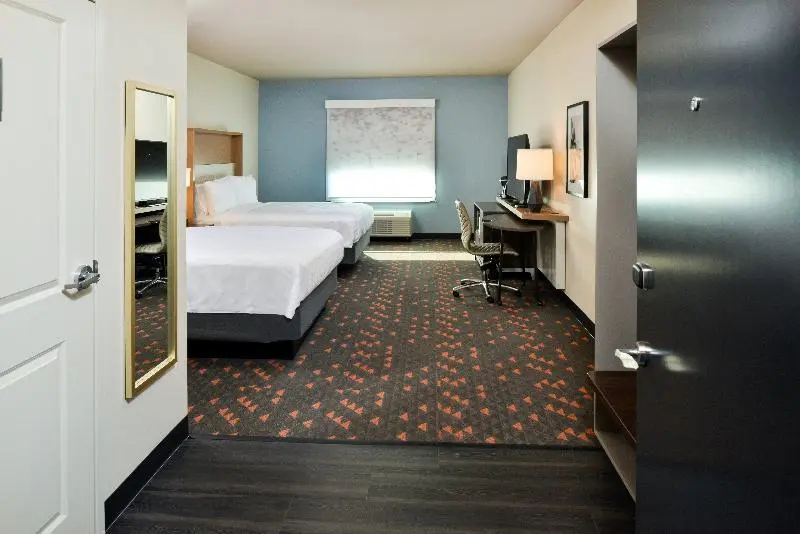 身障者適用クイーンサイズベッドルーム, Holiday Inn Fort Worth   Alliance By Ihg