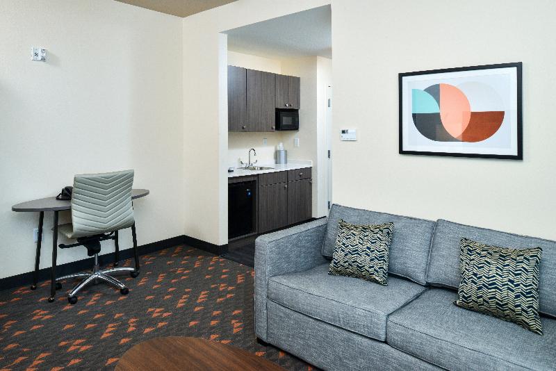 מיטת קינג בסוויטה, Holiday Inn Fort Worth   Alliance By Ihg