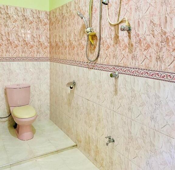 غرفة قياسية ثلاثية, Montana Rest