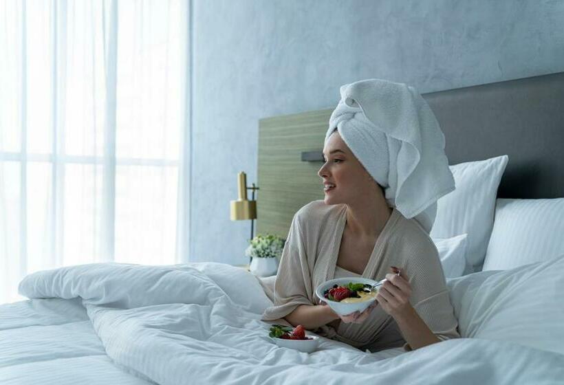 سوئیت اجرایی با تخت کینگ, Pullman Sharjah