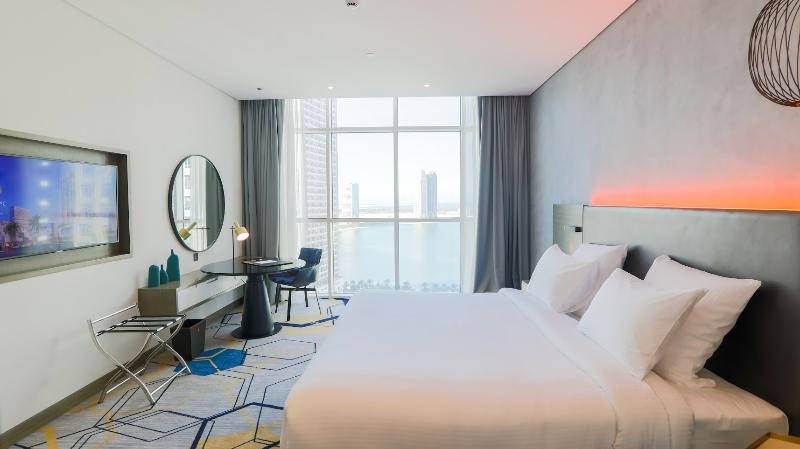اتاق لوکس با چشمانداز دریاچه, Pullman Sharjah