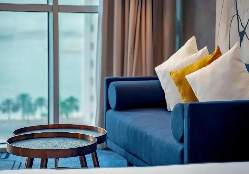 اتاق سوپریور با چشم‌انداز شهر, Pullman Sharjah