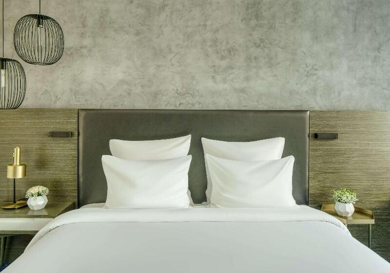 اتاق سوپریور با چشمانداز شهر, Pullman Sharjah