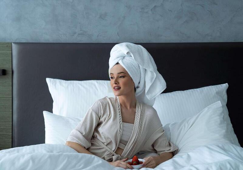 اتاق سوپریور با چشمانداز شهر, Pullman Sharjah