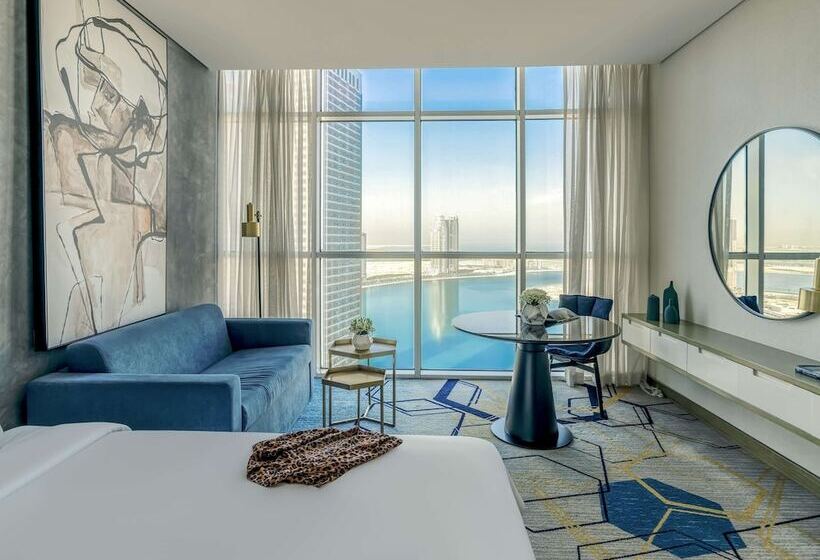 اتاق لوکس با چشمانداز دریاچه, Pullman Sharjah