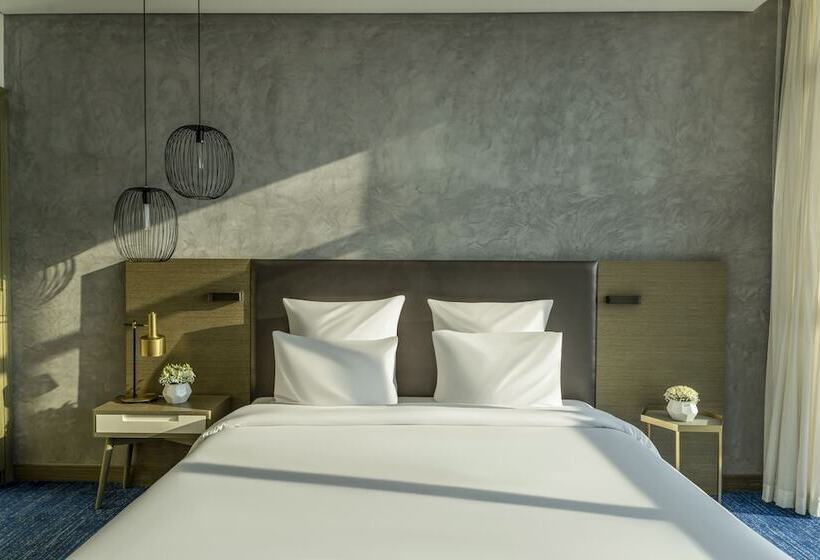 سوییت لوکس, Pullman Sharjah