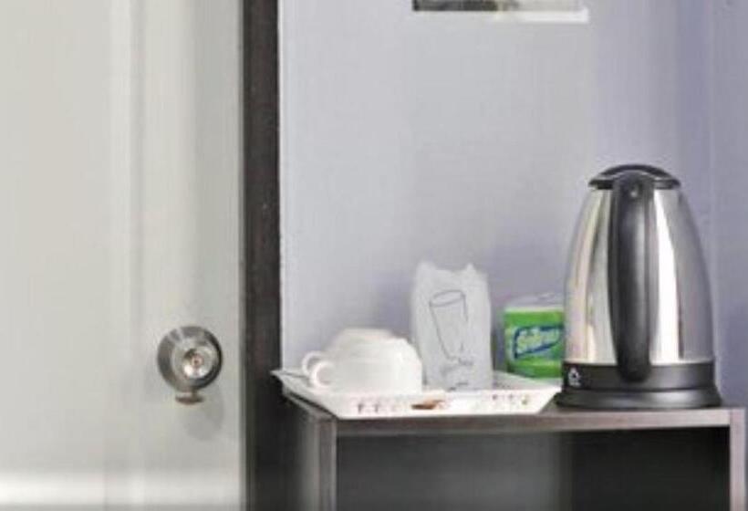 Номер Deluxe, The Money Inn