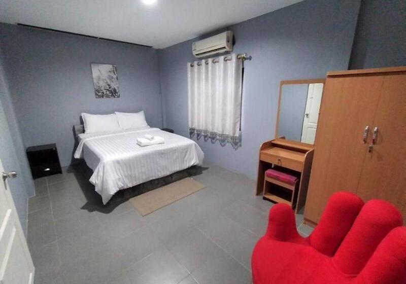 Номер Deluxe, The Money Inn