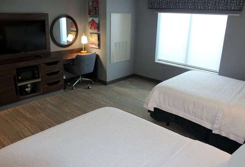 חדר סטנדרט מותאם לאדם עם מוגבלויות, Hampton Inn & Suites Conway