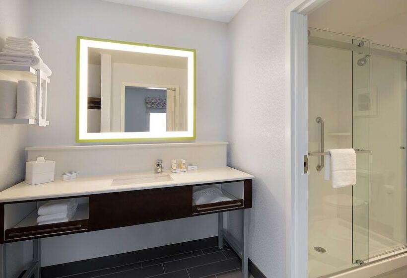 سوئیت برای معلولان, Hampton Inn & Suites Raleigh Midtown