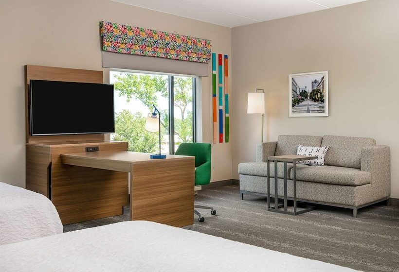 سوئیت برای معلولان, Hampton Inn & Suites Raleigh Midtown