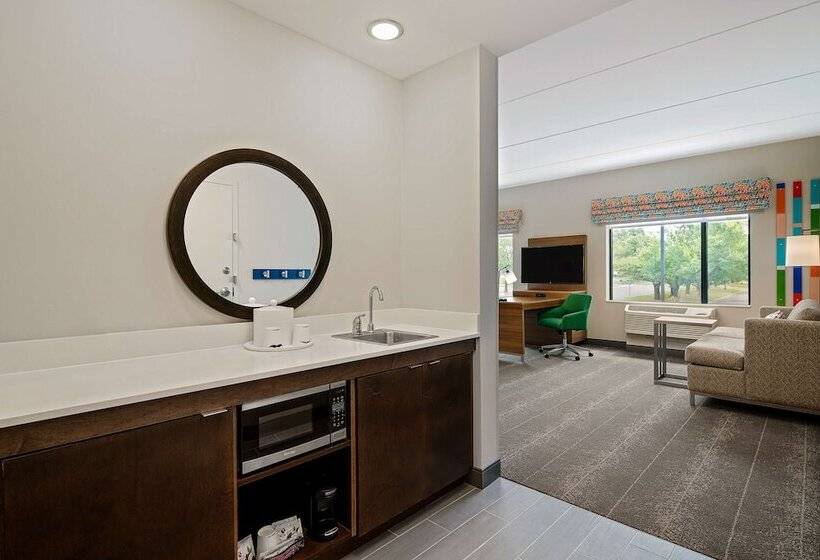 سوئیت برای معلولان, Hampton Inn & Suites Raleigh Midtown