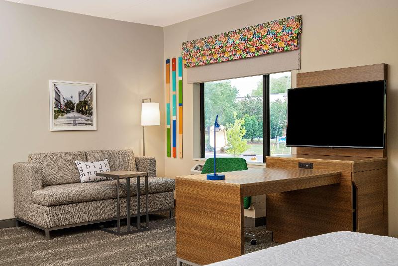 سوئیت با تخت بزرگ, Hampton Inn & Suites Raleigh Midtown