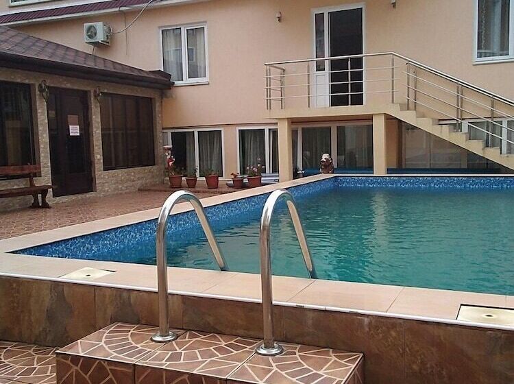 اتاق راحتی با چشمانداز دریا, Guest House Klever