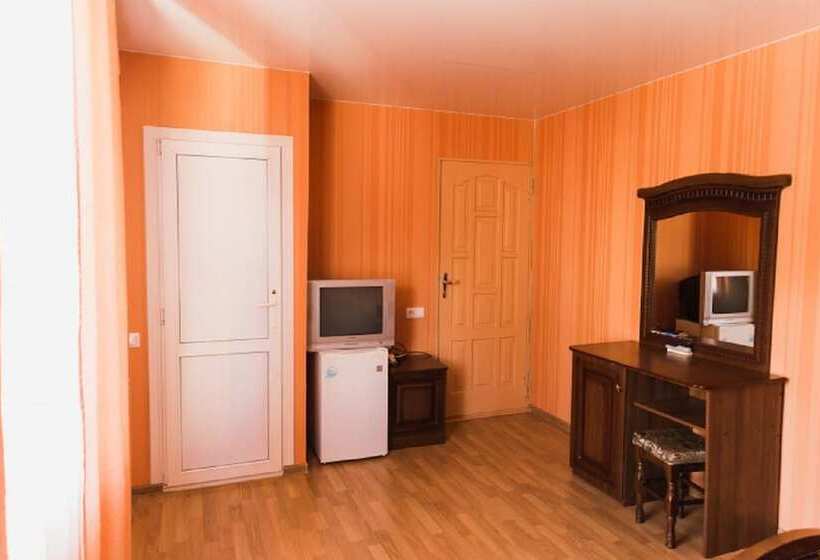 اتاق راحتی با چشمانداز دریا, Guest House Klever