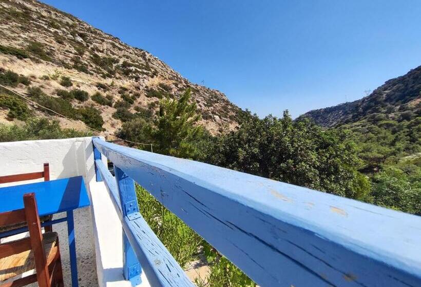 带阳台的三人标准间, Oleander S Garden Traditional Cretan Cottage