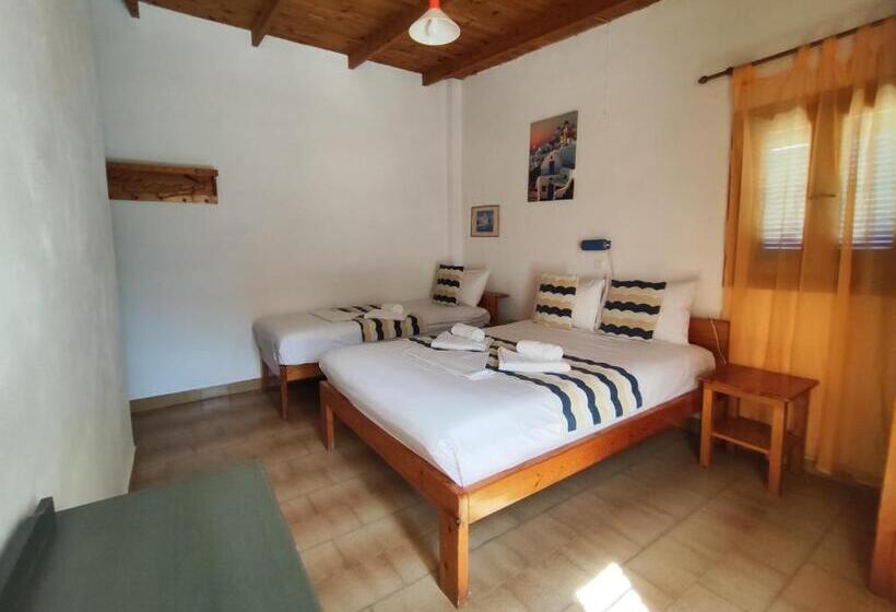 带阳台的三人标准间, Oleander S Garden Traditional Cretan Cottage