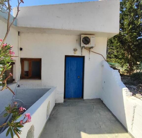 带阳台的三人标准间, Oleander S Garden Traditional Cretan Cottage