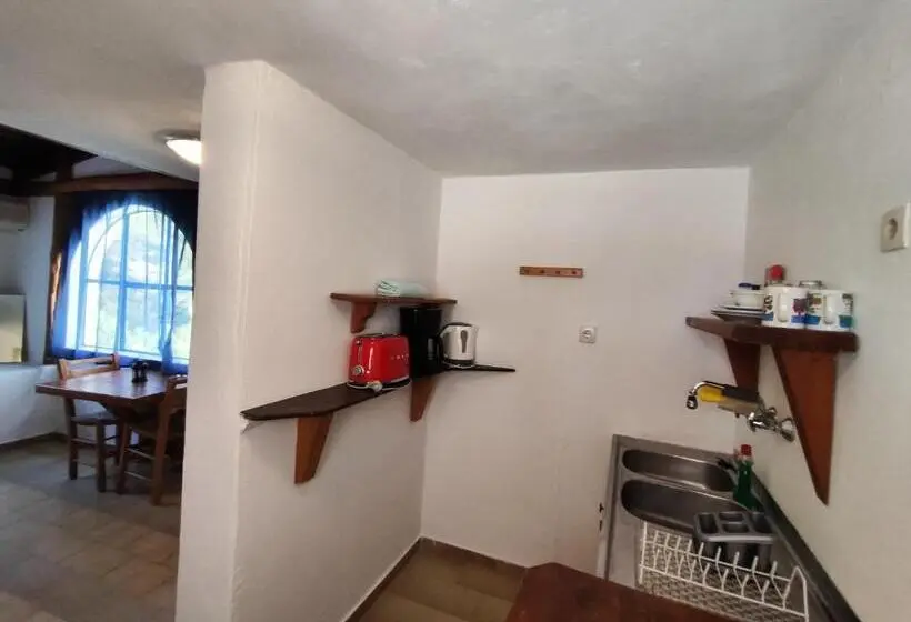 اتاق لوکس با چشم‌انداز دریا, Oleander S Garden Traditional Cretan Cottage