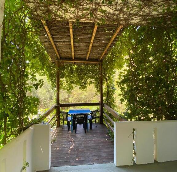 标准间带山景, Oleander S Garden Traditional Cretan Cottage