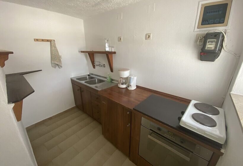 带双人床的标准工作室, Oleander S Garden Traditional Cretan Cottage