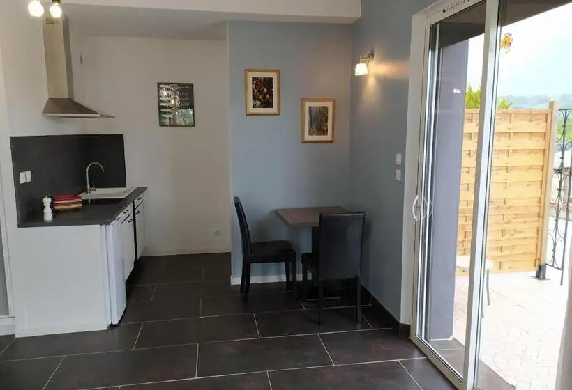 Standard Studio, Auberge Le Gabachou