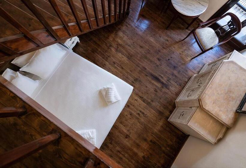 סוויטה משפחתית, Old Town Suites