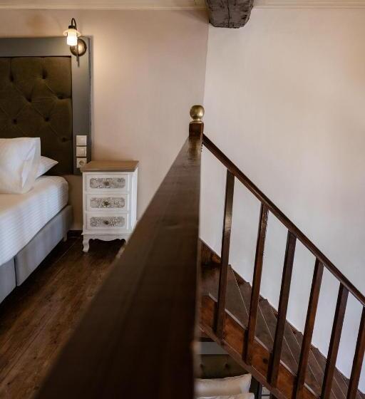 סוויטה משפחתית, Old Town Suites