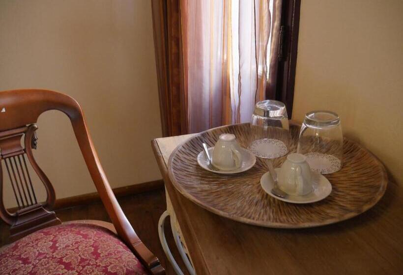 סטודיו סטנדרט, מיטה זוגית, Old Town Suites